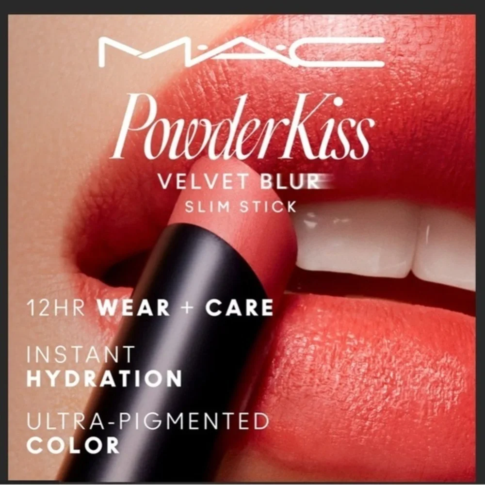 MAC DEVOTED TO DANGER Powder Kiss Velvet Blur Slim Stick - Vibrant Red